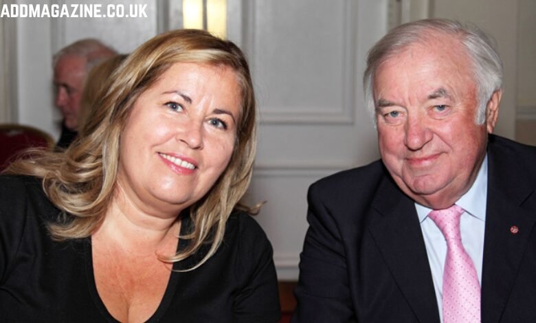 Liza Tarbuck Husband